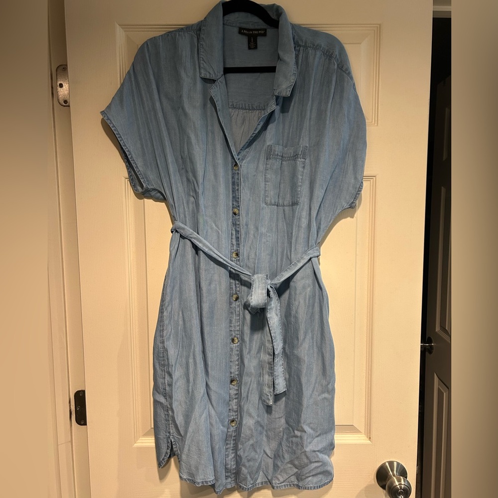 A Pea in the Pod Maternity Light Blue Chambray Tie-Waist Midi Dress
